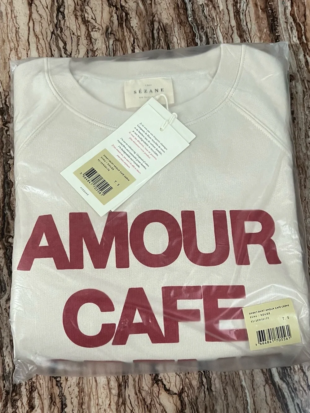 Sézane Cream Sweatshirt with Red Graphic "AMOUR CAFE" - Picture 4 of 5